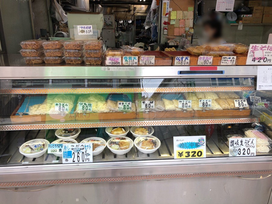 早川製麺所の売り場
